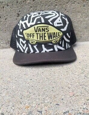 NWOT VANS "Off The Wall" Black & White Graphic Trucker Hat